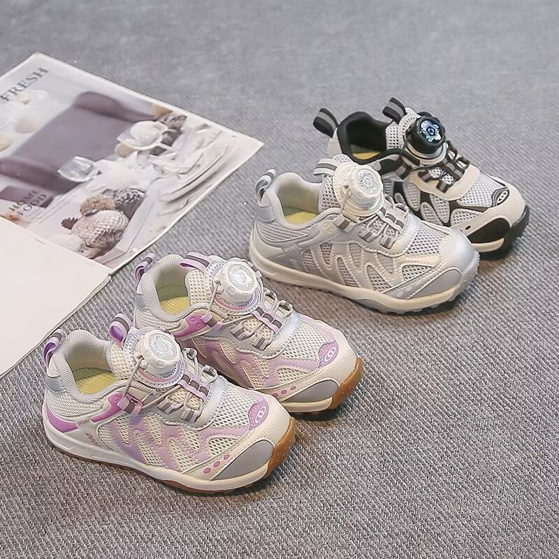 Zapatos deportivos para niños verano 2026 nuevos zapatos casuales de malla transpirables para niños zapatos de corrida de moda para niñas