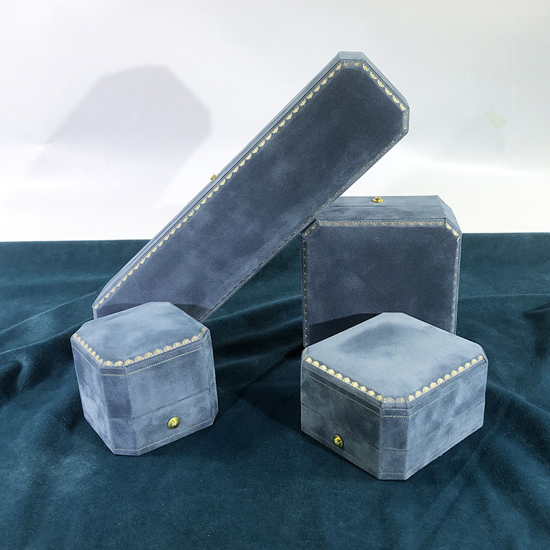 Elegant Solid Color Flannel Jewelry Boxes display picture 1