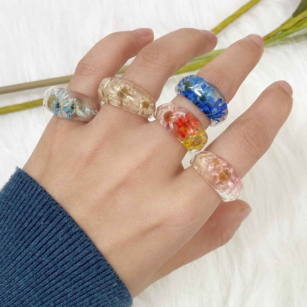 Wholesale Simple Transparent Resin Flower Ring 5-piece Set Nihaojewelry display picture 3