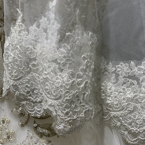 Foreign trade manufacturers wholesale wedding veil white two-layer sequin lace wedding veil European and American bridal headwear