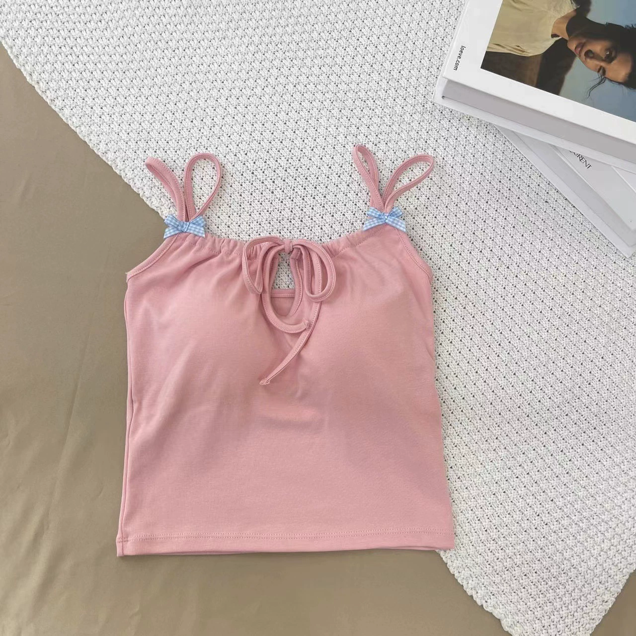 Atmospheric design straps with bow, lifting effect, worn on the shoulder, trend of season -> Стильные дизайнерские лямки с бантом, эффект подтяжки, над плечом, тренд сезона