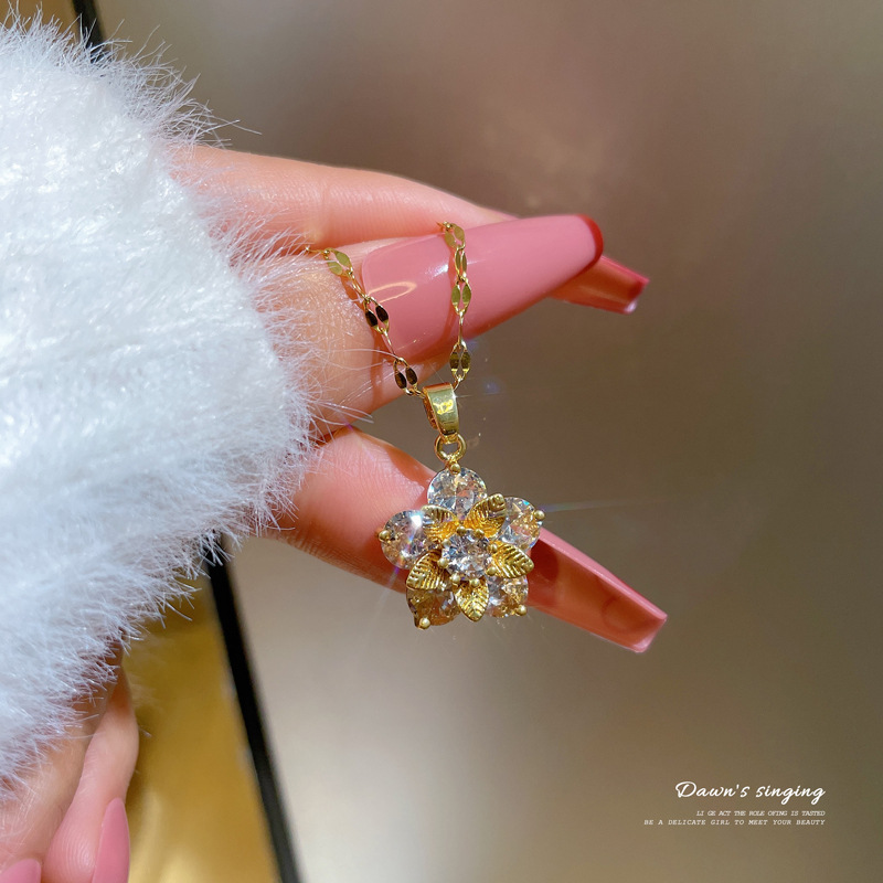 Snowflake Zircon Pendant Necklace Real Gold Plated Titanium Steel_voghion.com