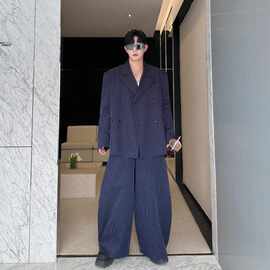 2026春装设计小众条纹时尚正肩排扣西装套装男阔腿西裤两件套雅痞