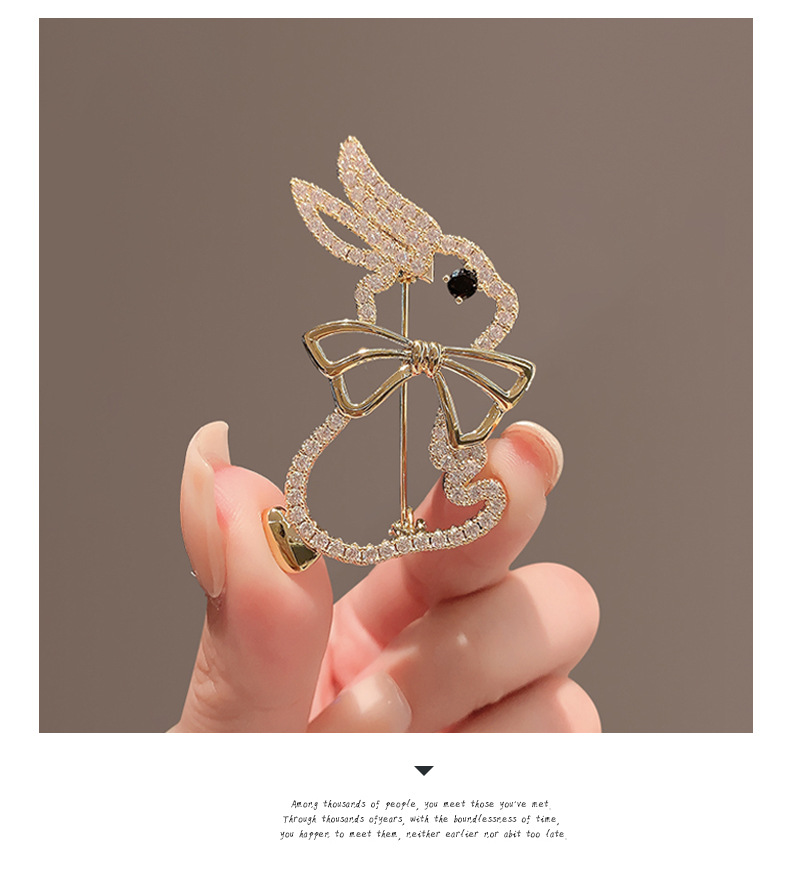 Rhinestones Inlay Material Brooches Classification Daily Occasion Alloy Material Simple Style Pin Animal Alloy Inlay Rhinestones Women'S Brooches