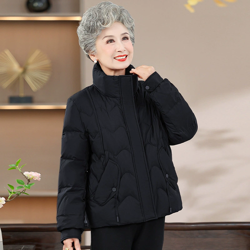 Зимний пуховик для пожилых людей