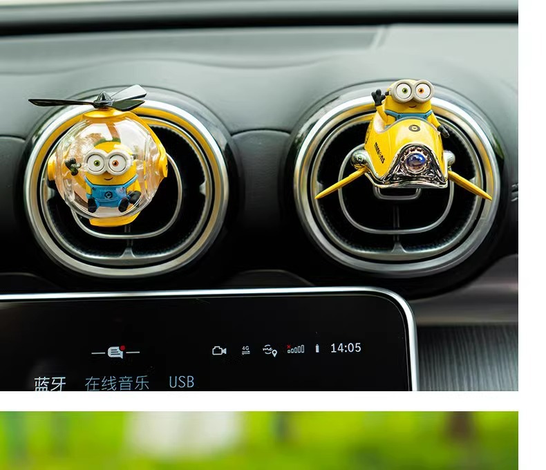 Popular Flying Ball Car Air Freshener, Car Air Conditioner Vent Fragrance Paste, Creative Ornament Decoration, High-End Perfume