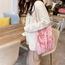 粉色格子帆布包单肩女2023新款大容量韩系百搭学生装书手提帆布袋
