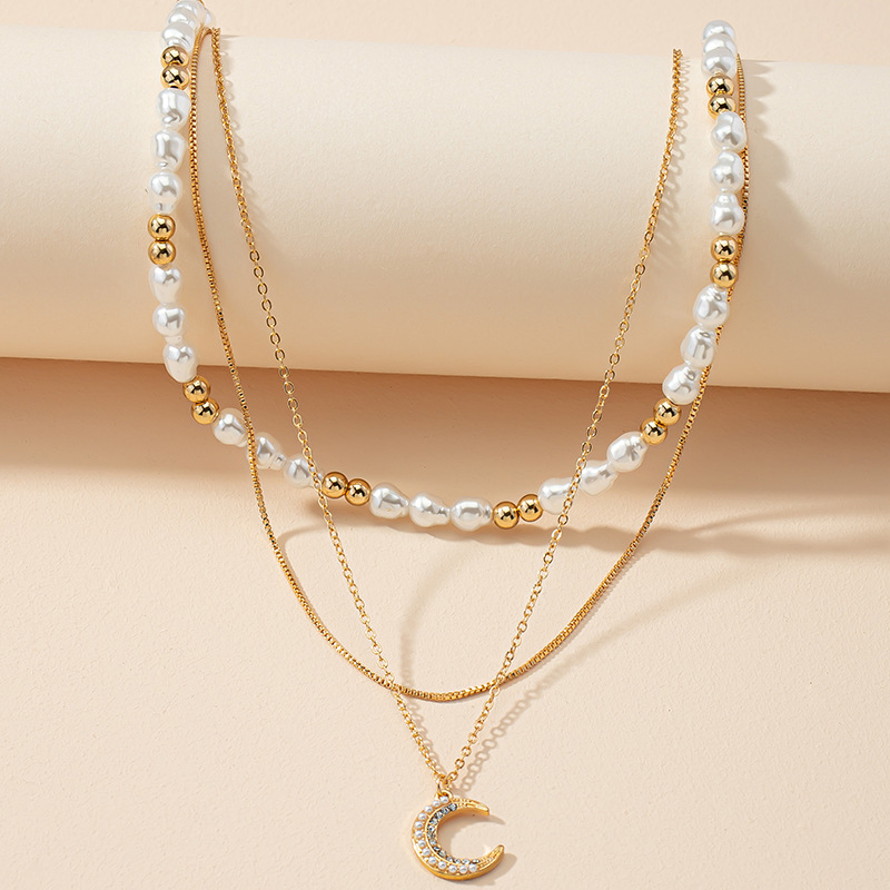 Fashion Pearl Level Necklace Moon Rhinestone Pendant Simple Temperament Chain display picture 2