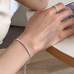 suzyacc kr スターリングシルバーラインプルスネークボーンブレスレットライトラグジュアリーニッチ絶妙なシンプルな多用途ハイエンドハンドジュエリー女性用