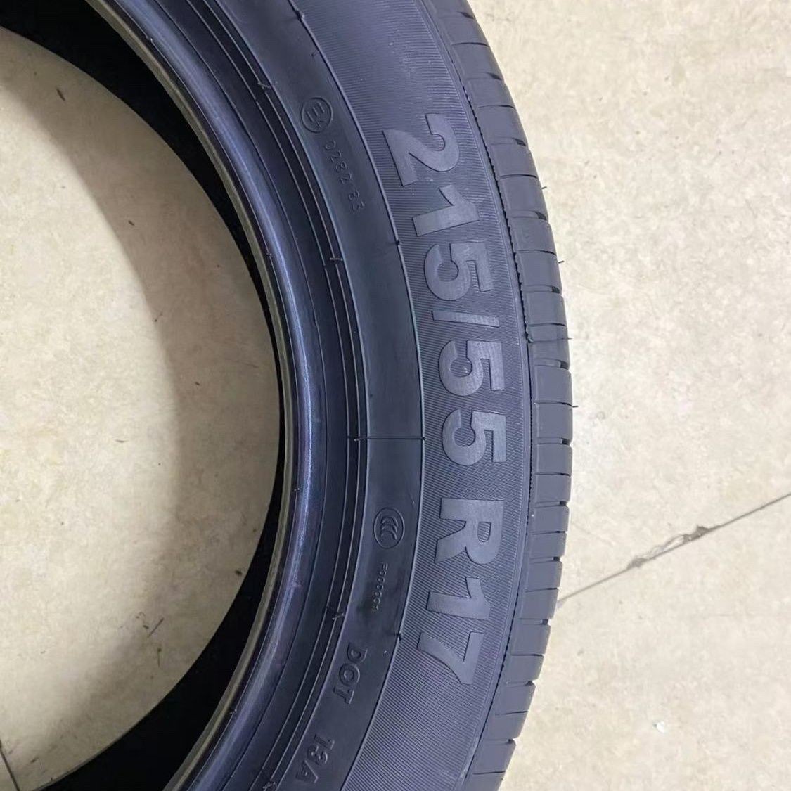 Giti Tire 215/55R17 94V 228V1 Byd Qin/Song Geely Borui Passat Camry