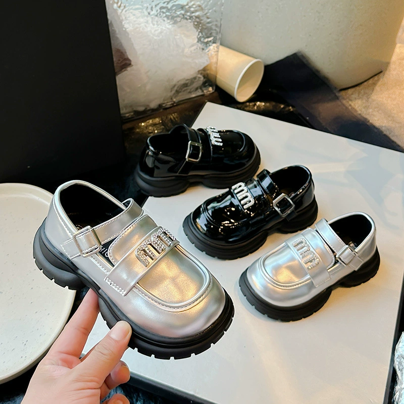 Маленькие черные кожаные туфли для девочек Детская обувь Lefu весной 2024