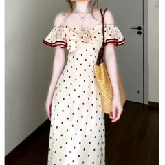 春夏の雰囲気感は女性フランスの優雅なレトロなポイントのワンピースを着て、胸を拭いて痩せて見える誕生日ドレスの長いスカートを着ます。