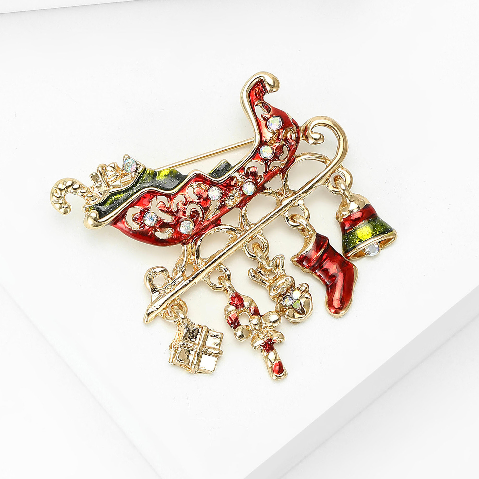 Oil-Drip Enamel Christmas Car Series Brooch, Fashionable Alloy Sleigh Car Brooch, Holiday Accessory Brooch, Versatile
