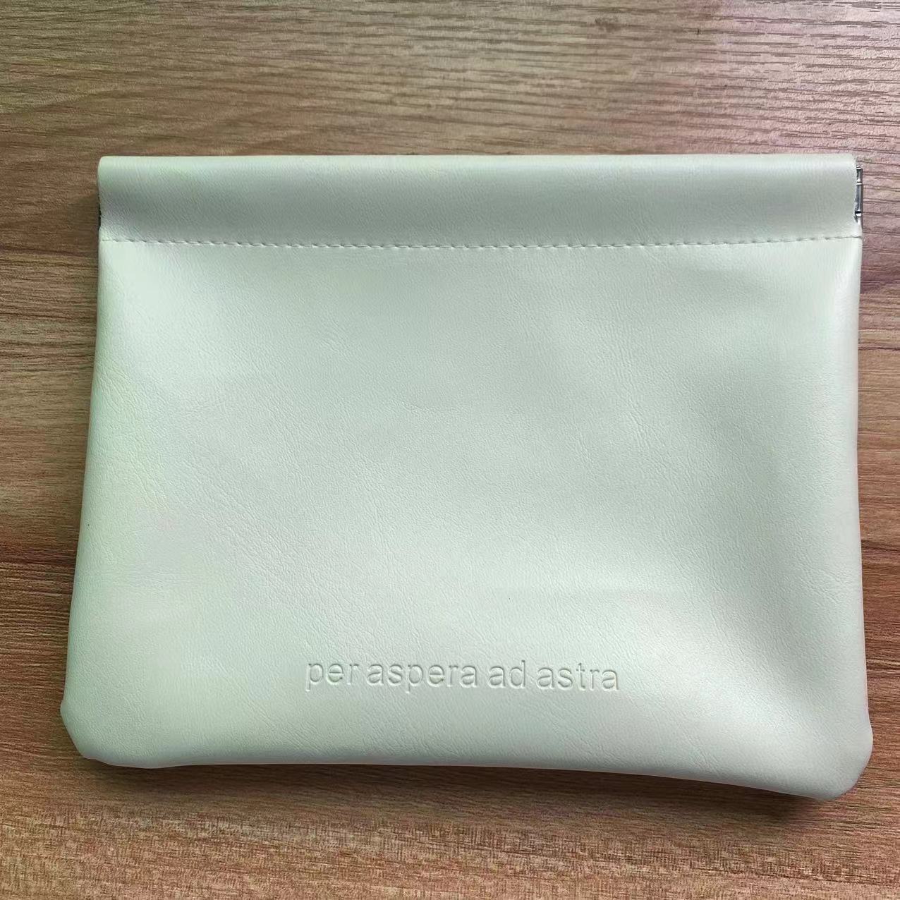 3b52bffee78c76f1c2ff1ae75bd94c