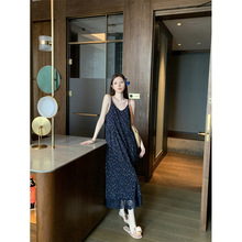 实拍实价藏蓝色蕾丝拼接吊带连衣裙女夏季新款显瘦长裙子