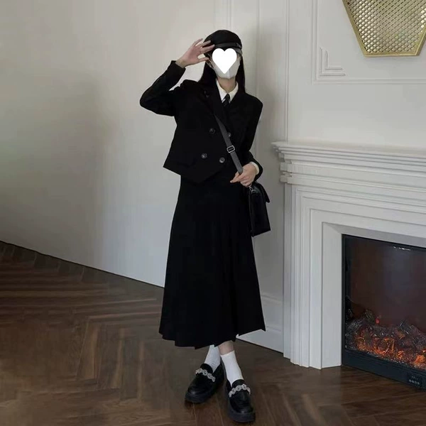 Black suit suit + skirt