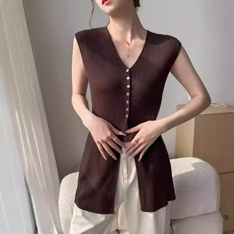 French Style Black V-Neck Knitted Cardigan Vest Women's 2024 Summer New Thin Split Stacked Vest Top