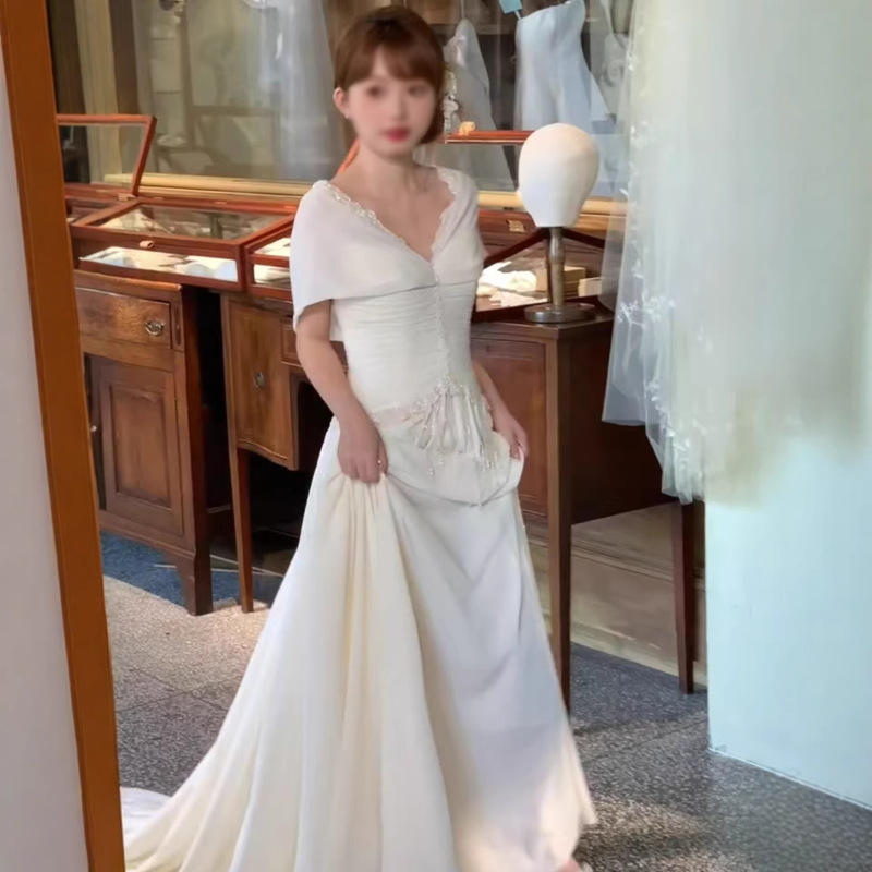 French-Style Vintage Court-Style Light Wedding Dress 2026 Summer New Fashion Simple Bridal Lace Welcome Photo Shoot Light Veil French-Style Vintage Court-Style Light Wedding Dress 2026 Summer New Fashion Simple Bridal Lace Welcome Photo Shoot Light Veil