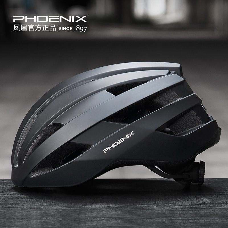 Metal titanium [one-piece molding with high-brightness taillight]