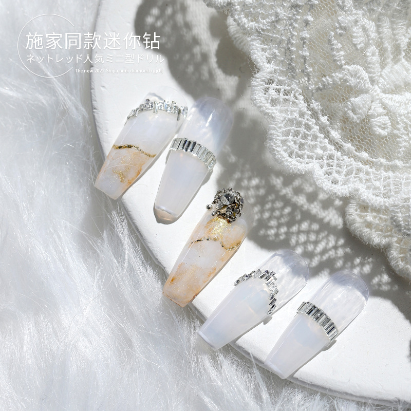 Shijia mismo estilo de uñas joyería plana lujo rhinestone Super brillante rectangular forma trapezoidal tamaño pequeño mezclado 50 unidades