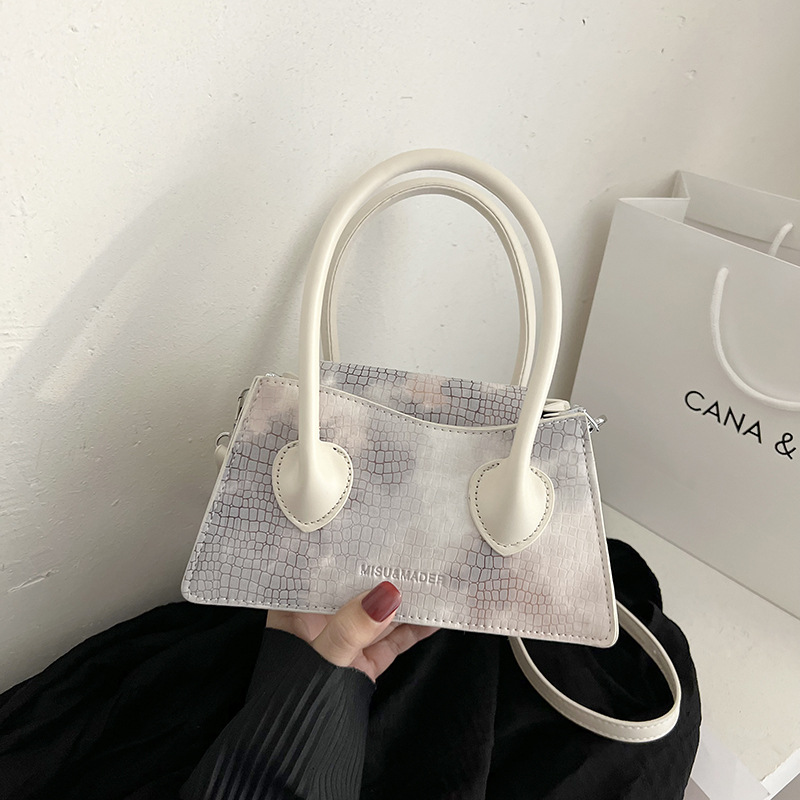 Frau Mittel Pu-Leder Krokodil Klassischer Stil Strassenmode Quadrat Magnetschnalle Umhängetasche display picture 20