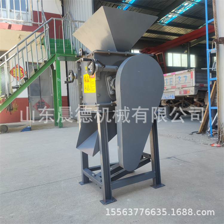 两相电麦仁压扁机 拉丝对辊豆扁高粱玉米挤扁破碎机