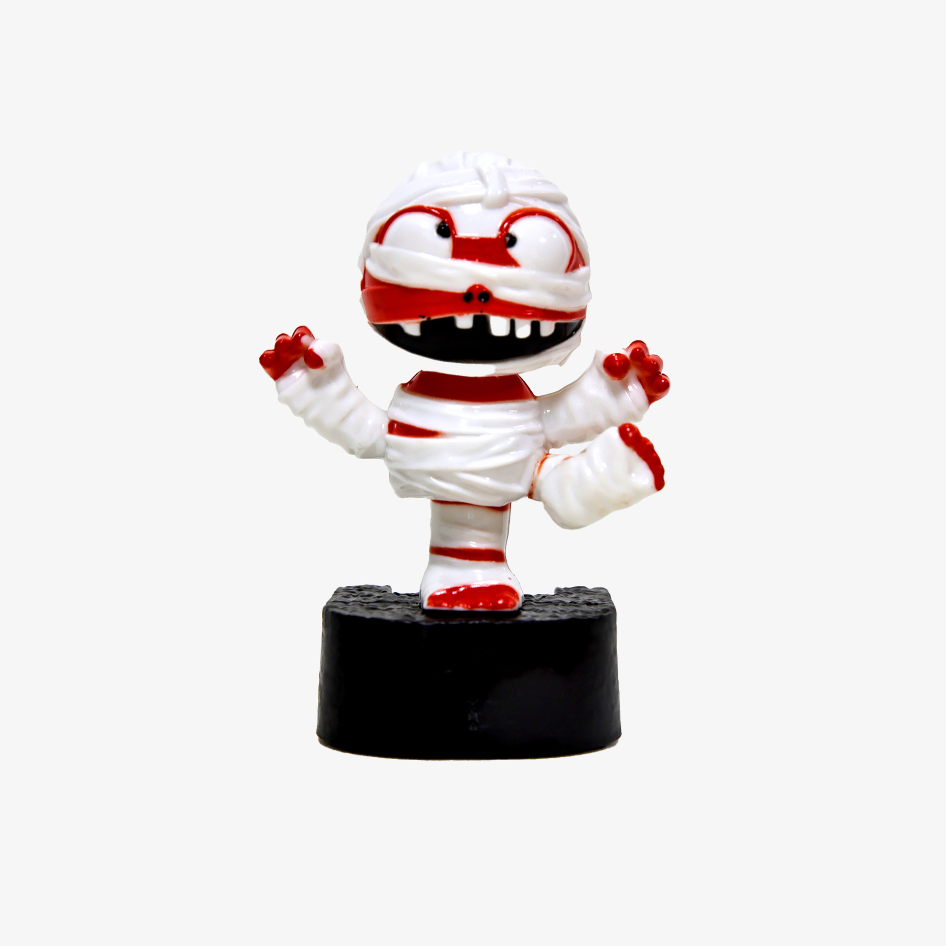 Venta caliente transfronteriza solar Halloween esqueleto bruja coche fantasma sacudiendo automáticamente la cabeza decoración interior del coche se puede vender al por mayor