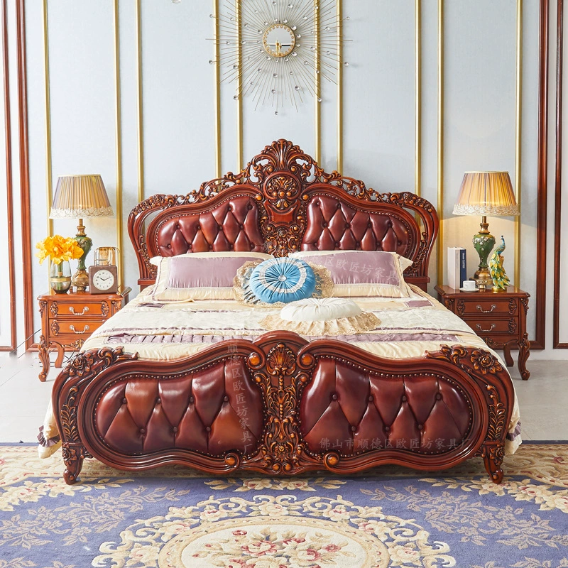 Кожаная двуспальная кровать в европейском стиле, свадебная кровать, главная спальня, большая кожаная кровать, прикроватная тумбочка из массива дерева, четырехдверный шкаф, кожаный табурет у кровати.