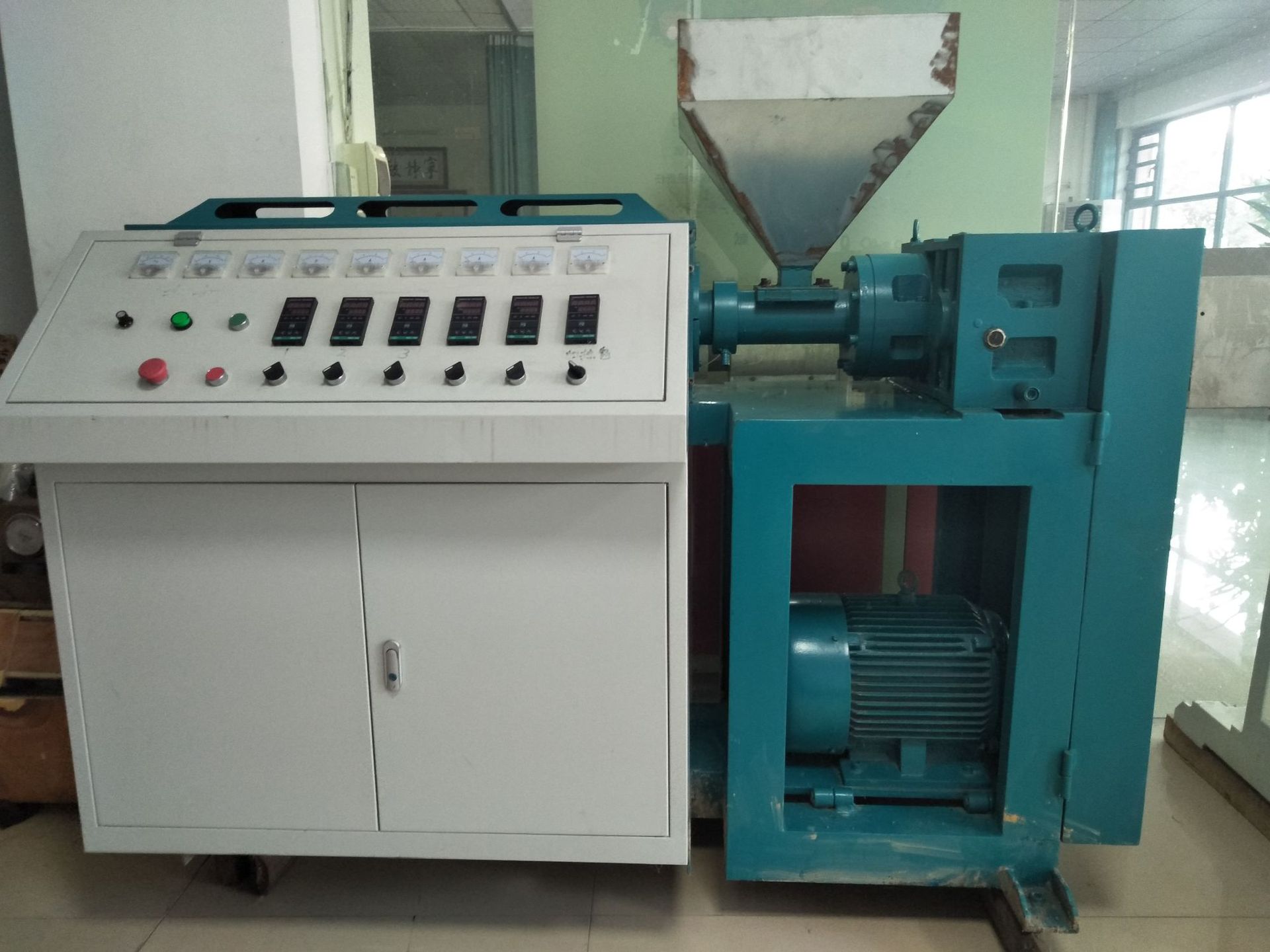 45规格-PU/PVC气动管单螺杆挤出机主机 欢迎咨询