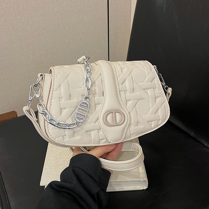 Bolso de cadena de nicho de sentido de alta gama transfronterizo para mujer 2025 nuevo bolso de todo fósforo de moda bolso de mensajero de un solo hombro de estilo occidental