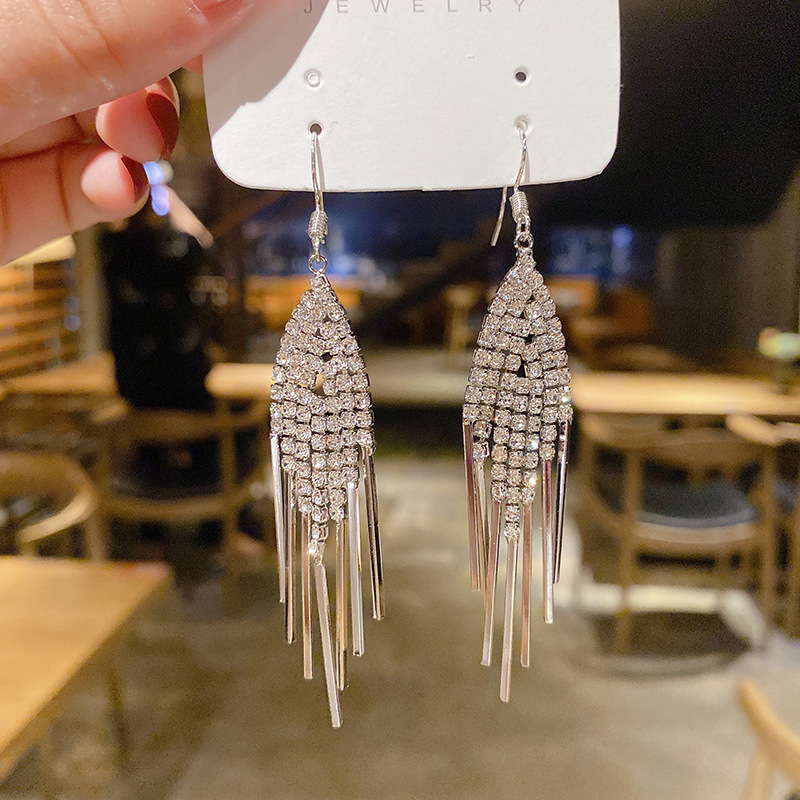 14g Weight Artificial Gemstones Inlay Material Drop Earrings Classification 1 Pair Quantity 1 Pair Modern Style Tassel Plating Inlay Copper Artificial Gemstones Drop Earrings