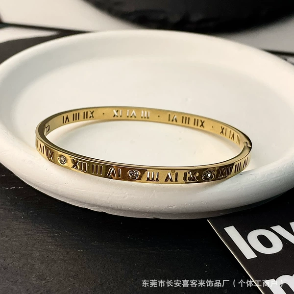 Z003 Roman hollow gold
