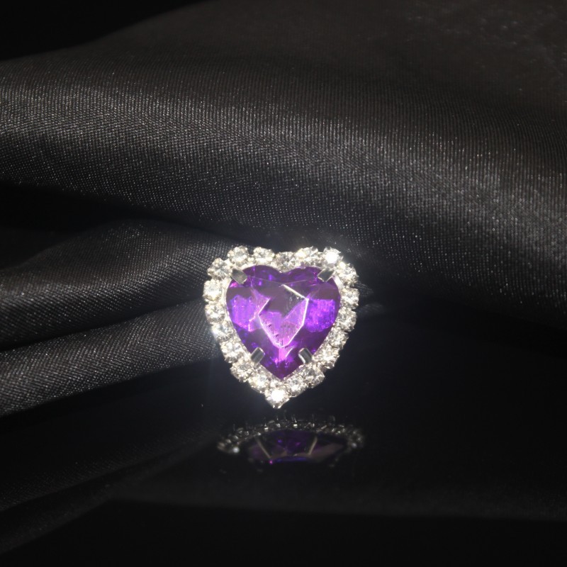 40g Weight Crystal buckle Jewelry Making Type 18 * 20mm Jewelry Making Size Rhinestones Inlay Material DIY Jewelry Accessories Classification 10 PCS/Package Quantity Metal Material Heart Shape Pattern Polished Finish Plating, Inlay Design IG Style, Shiny Style 10 PCS/Package 18 * 20mm Metal Rhinestones Heart Shape Polished Crystal Buckle 16