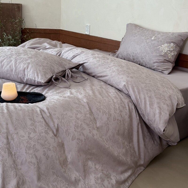 High-End 100S Long-Staple Cotton Jacquard Embroidery Pure Cotton Four-Piece Bedding Set, Skin-Friendly for Sleeping Naked High-End 100S Long-Staple Cotton Jacquard Embroidery Pure Cotton Four-Piece Bedding Set, Skin-Friendly for Sleeping Naked