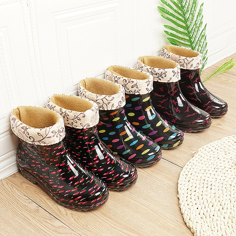 Женская модная верхняя одежда, Рабочая обувь для четырех сезонов, короткая трубка в Корейском стиле, водонепроницаемые Нескользящие износостойкие резиновые сапоги, теплая Водная обувь для женщин