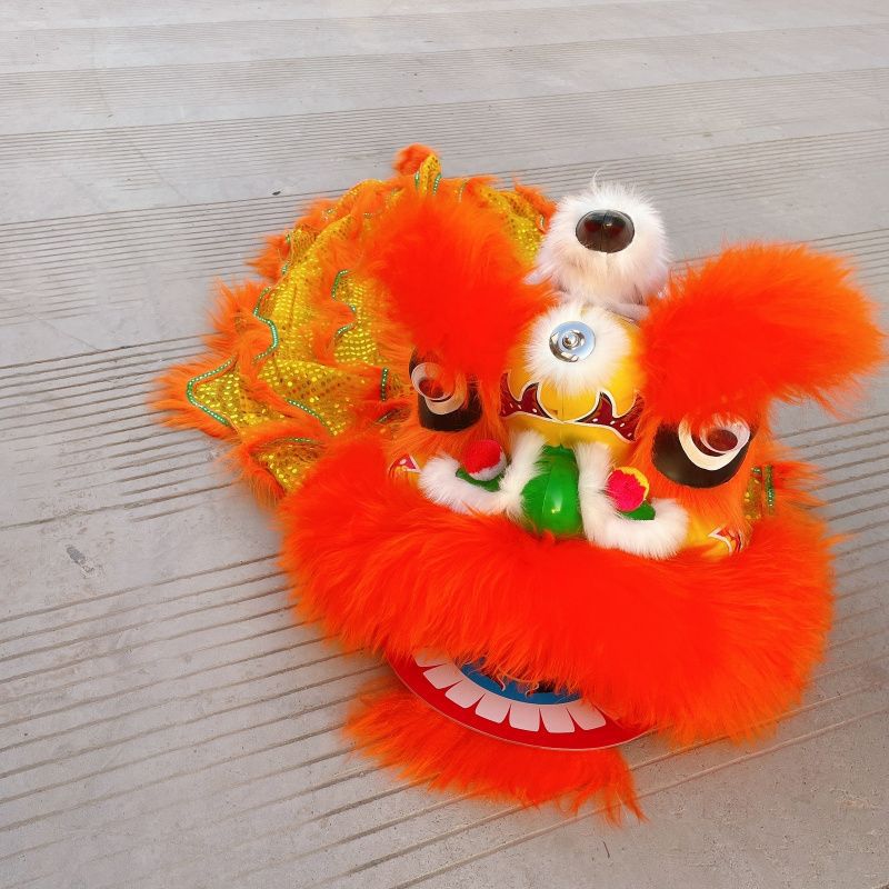 Children's trousers, props, lion