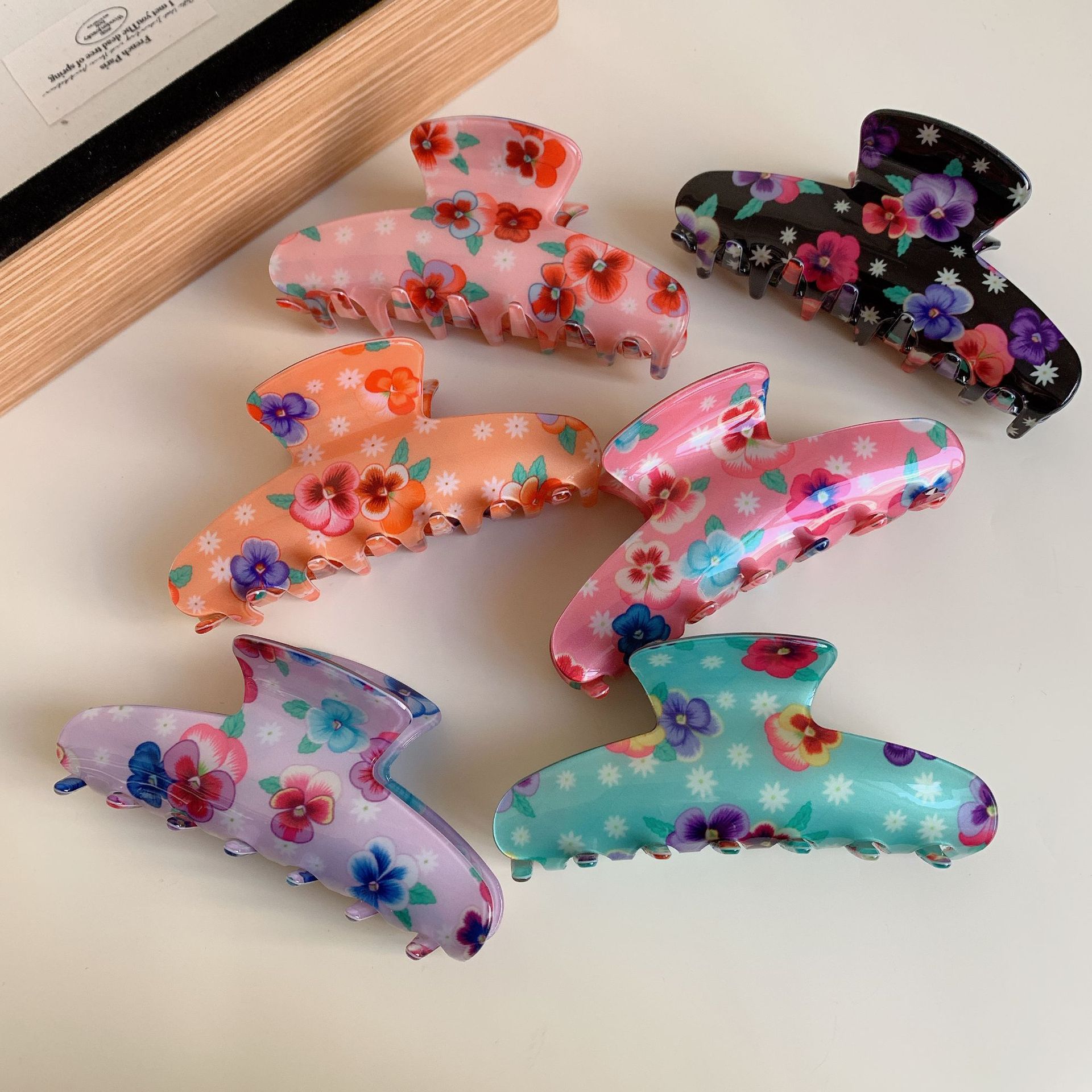 55g Weight Hair Claws Hair Accessories Type Casual Pastoral Women's Flower Arylic Hair Claws