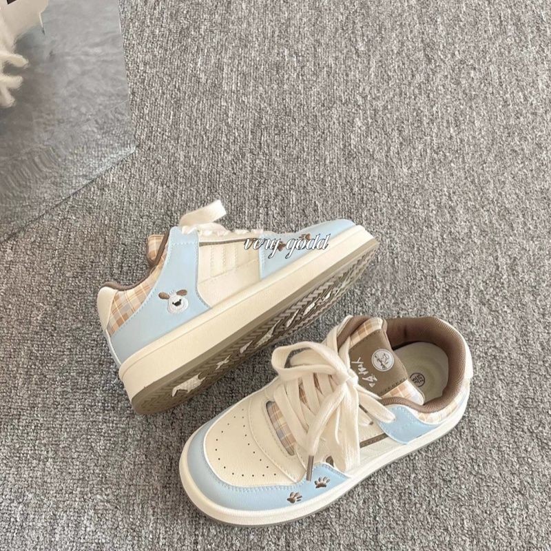 Zapatos de skate casuales coreanos para mujeres primavera y otoño de 2025, nuevos zapatos blancos con suela gruesa y cómodos, zapatos de pan transpirables