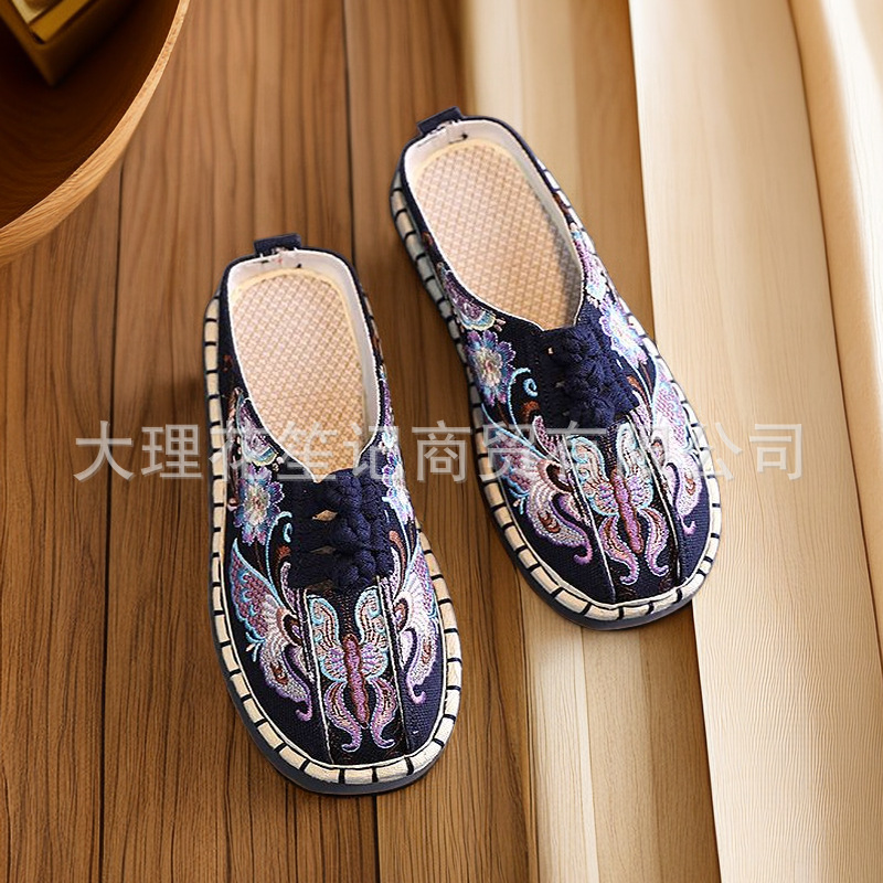 Soft Beijing cloth slippers