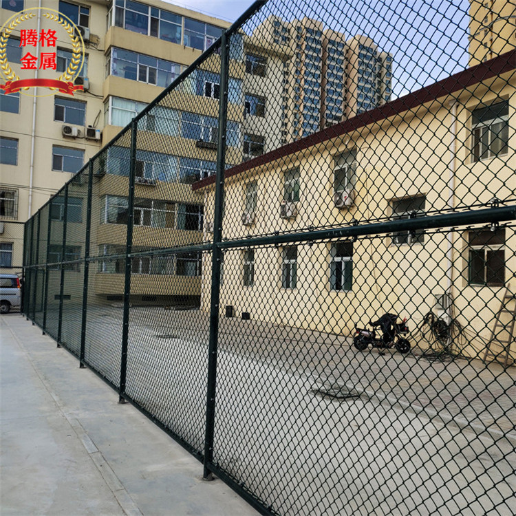 【勾花网护栏】体育场围网 运动场防护网 护栏网 云南昆明护栏网
