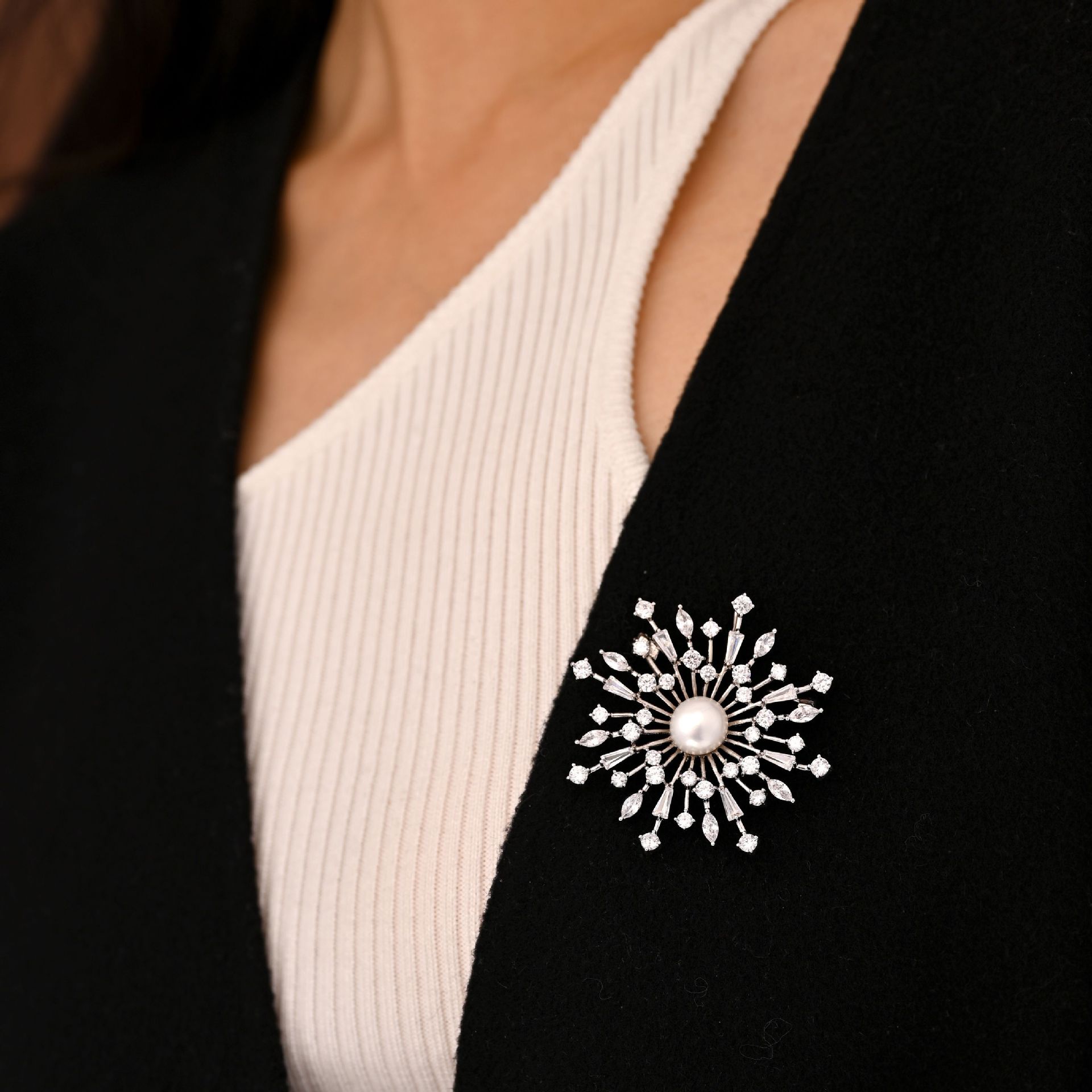 Pearl Brushed Meteor Brooch, Gold Cluster Bouquet Gemstone Brooch, Heavy Craftsmanship Dazzling Sunflower Suit, Personalized Fashion