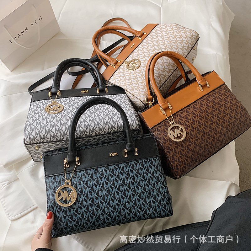 Bolsos transfronterizos bolsos femeninos 2024 comercio exterior nueva versión coreana de la moda Europa y Estados Unidos INS bolso de mano de un hombro