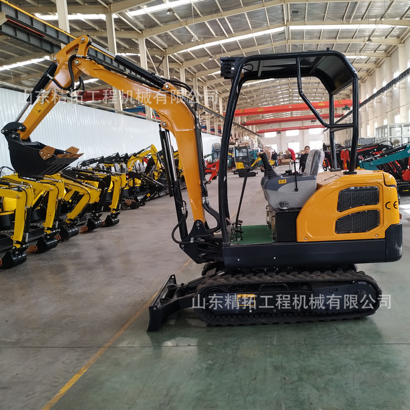 18小型挖掘机农用 果园挖沟18小挖机开荒小勾机 家用1.8吨挖掘机