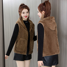 ���Q�u���p��q�R��Ů�b�̿����e���⴩�Bñ�R�A���米����������