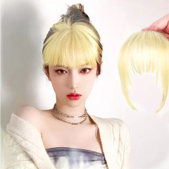 漫画の前髪のかつらの女性のネットの赤いjennjeは同じ金の前髪を染めます。