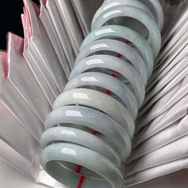 翡翠项饰;翡翠手饰;天然珍珠项饰