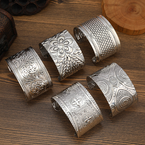 Retro ethnic Miao silver wide version bracelet with carved patterns for women, Bohemian arm bracelet, Tibetan bracelet, exotic accessories