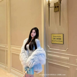 皮草;女式毛呢外套;围巾
