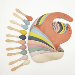 Amazon Cross-border Baby Durable and Stain-Resistant Bibs, Close Comfort, Wash-Free Food Pouch, Shenzhen Manufacturer Supply