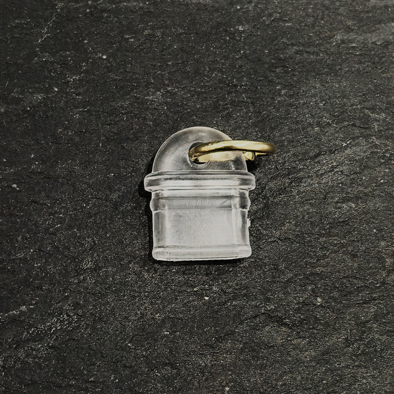 Mobile phone charging port dust plug decorative hole suitable for Apple type-c interface mobile phone accessories earphone hole dust plug